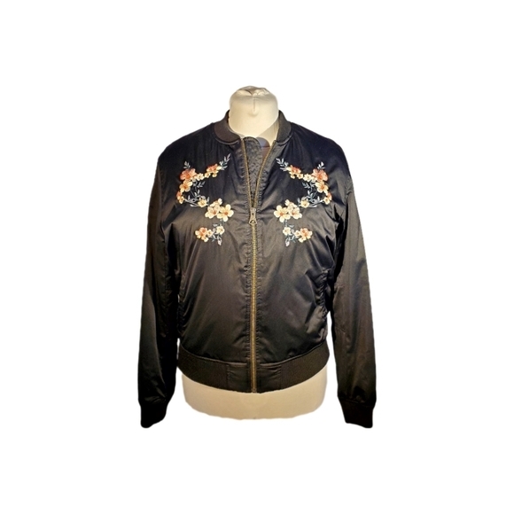 American Eagle Outfitters Embroided Black Satin Light Jacket Size Large - Picture 1 of 7